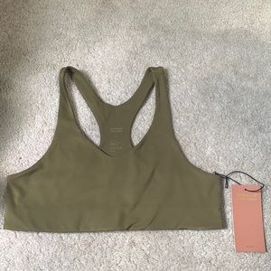 NWT Girlfriend Collective Fern Lola v-neck bra